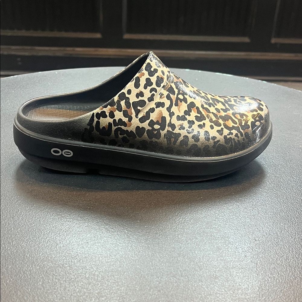 OOFOS Leopard Print Women's Clogs